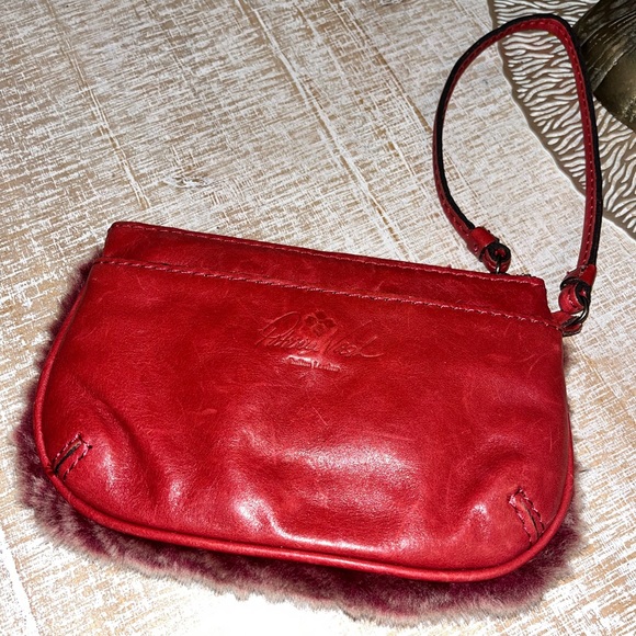 *EUC* Patricia Nash Fuzzy Wristlet - Picture 2 of 6